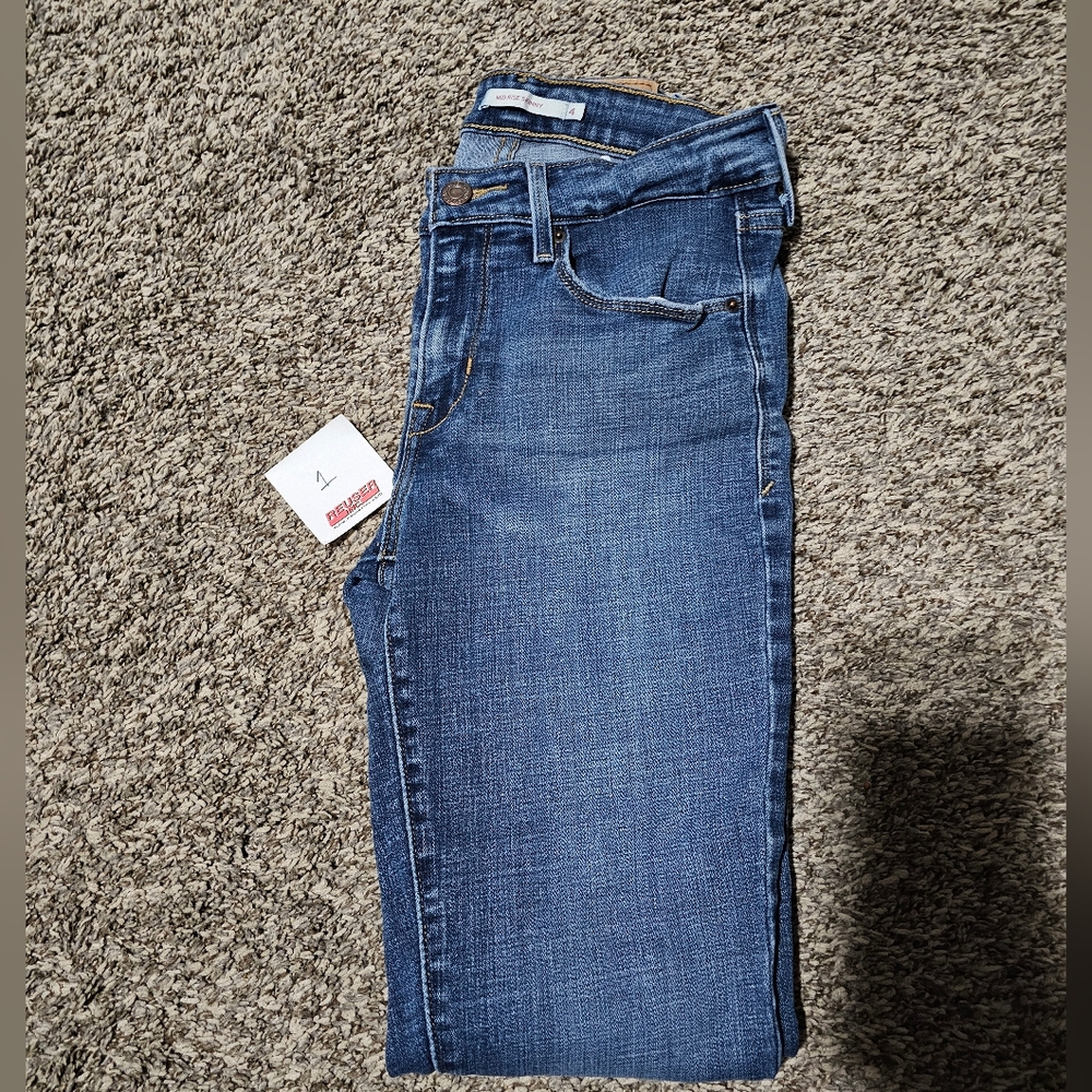 Levi Jeans - Picture 7 of 7